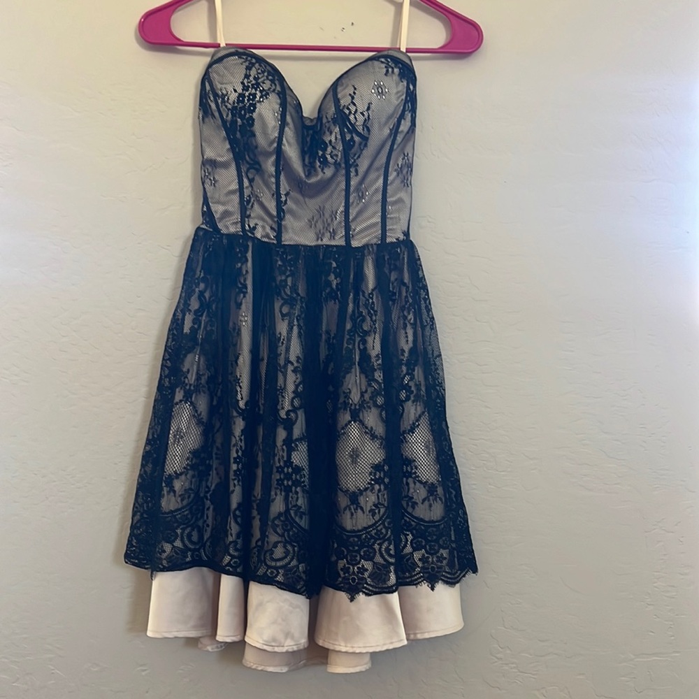 Juniors Size 7 Guess  Dress